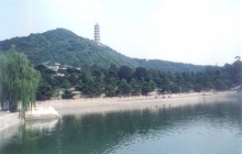 玉泉山人工湖